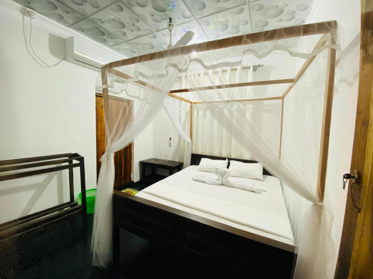 Hotel Kingly Aroma Arugam Bay Exterior foto