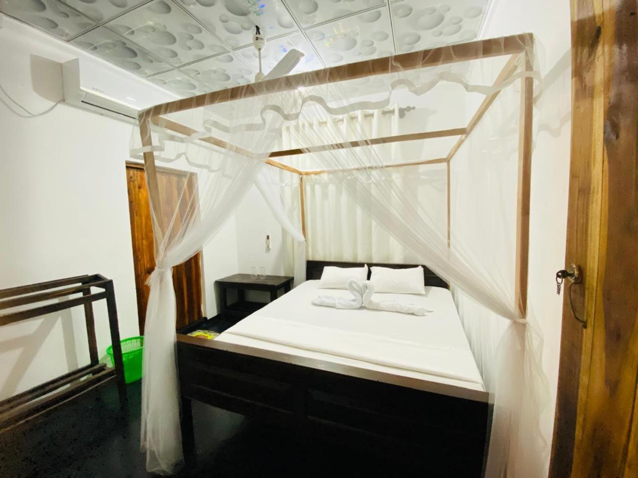 Hotel Kingly Aroma Arugam Bay Exterior foto